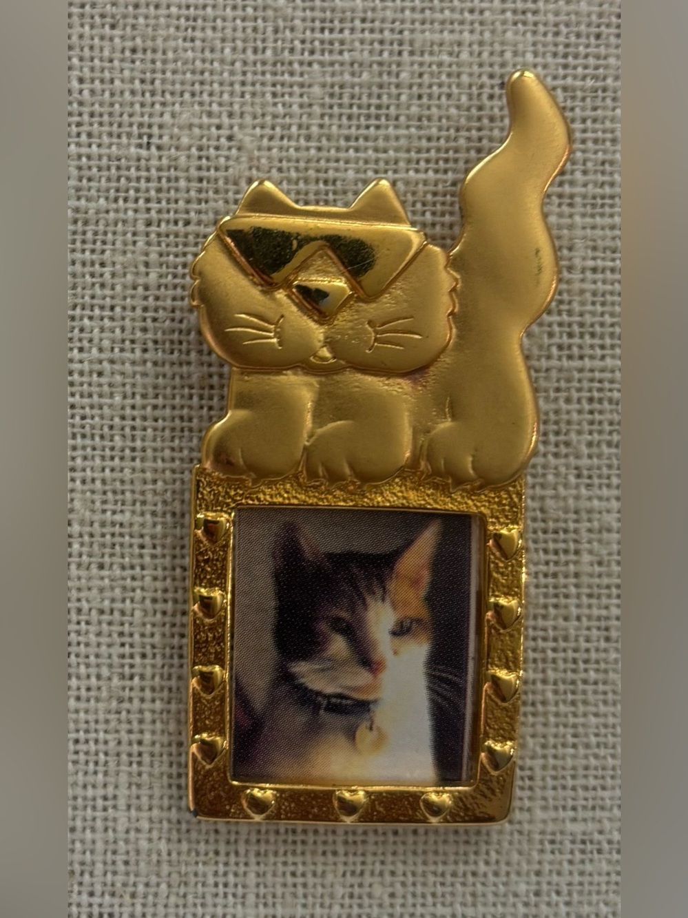 Vintage JJ Jonette Gold Tone Cat Photo Frame Brooch Pin – Holds Mini Picture